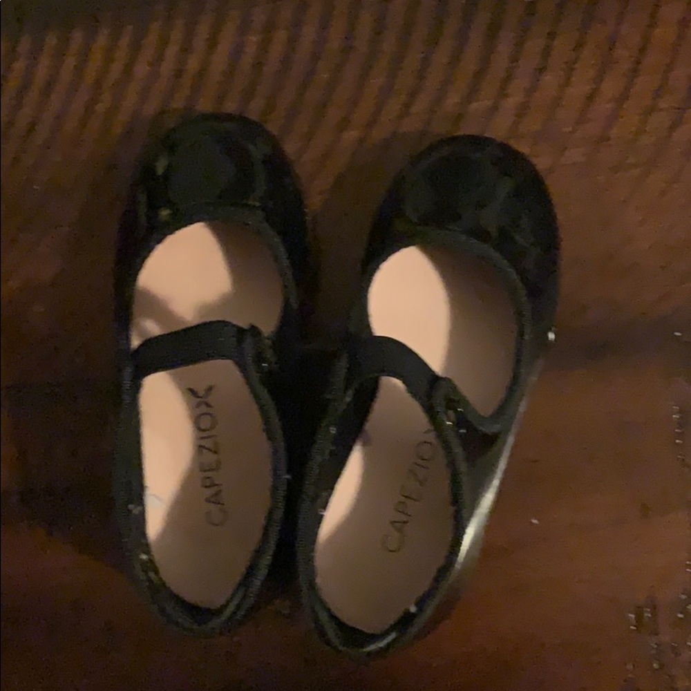 Calezio tap shoe size 7w toddler in black